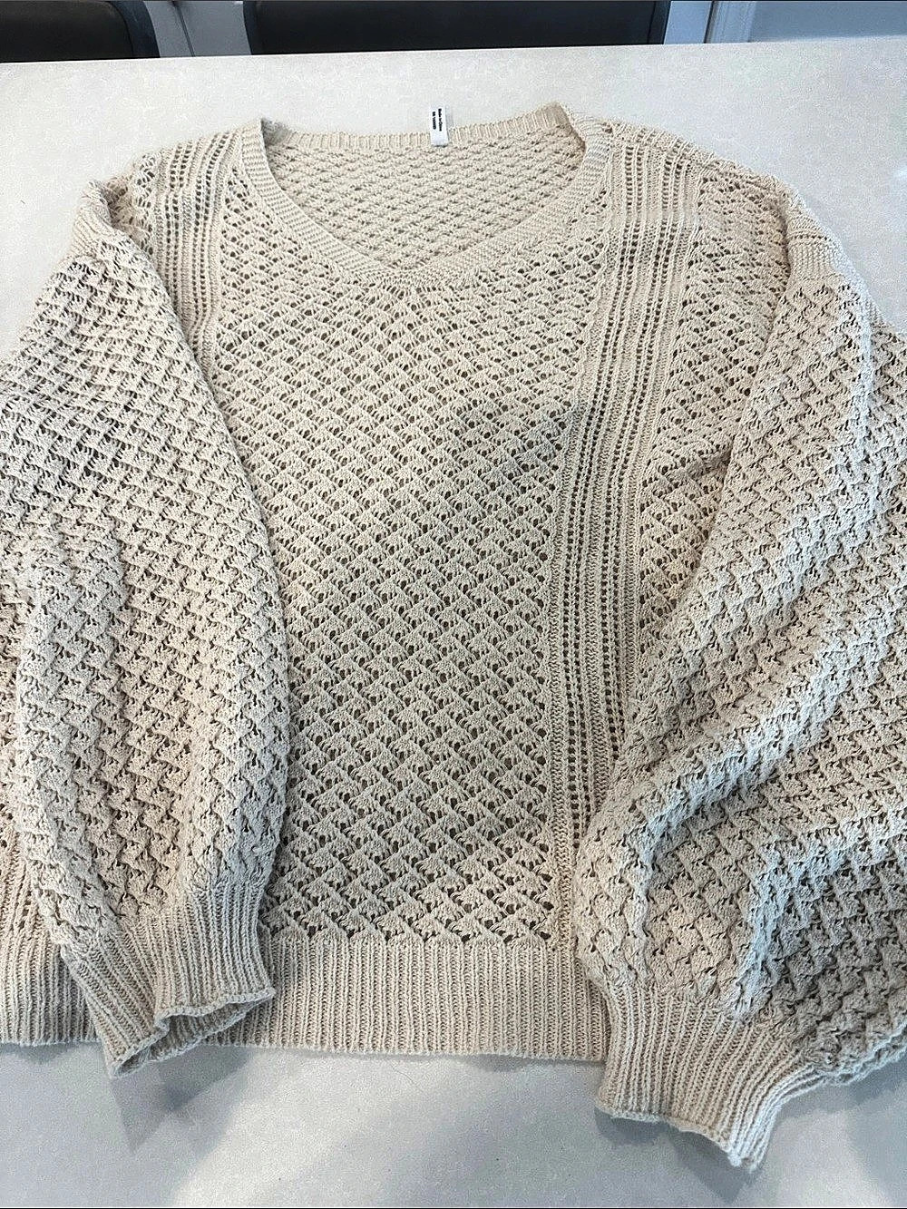 ePretty Open Knit V-Neck Sweater Cream Large Like New